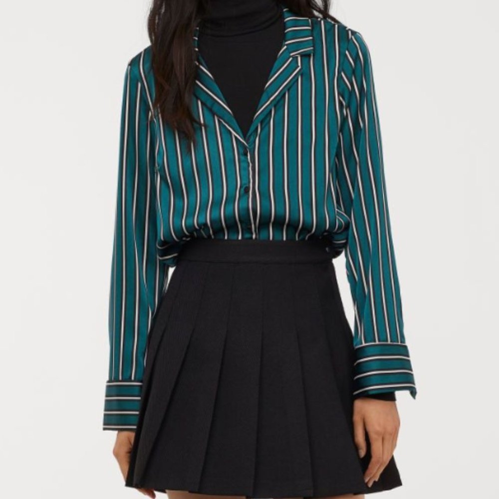 H&M Twill Pleated Skirt BRAND NEW